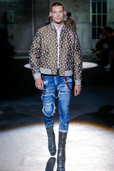 Look 24